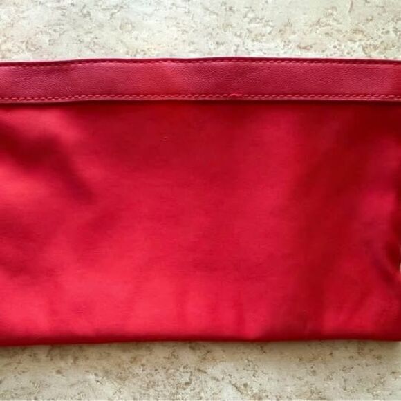 Authentic MAC Small Red Cosmetic Bag – Travel Makeup Pouch - Picture 2 of 4